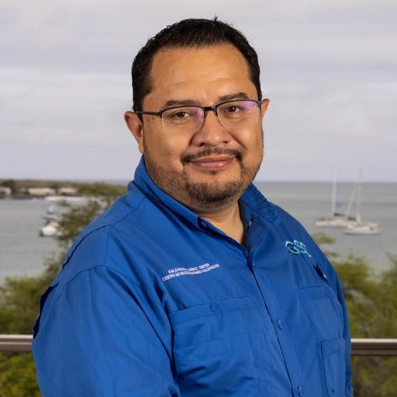 Carlos Mena_Galapagos_Science_Center