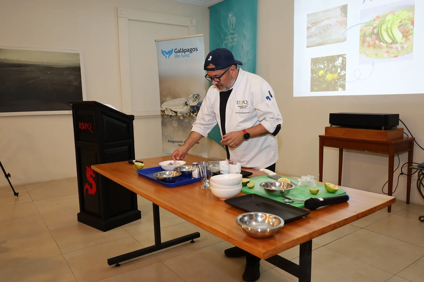persona-preparando-comida-ceviche